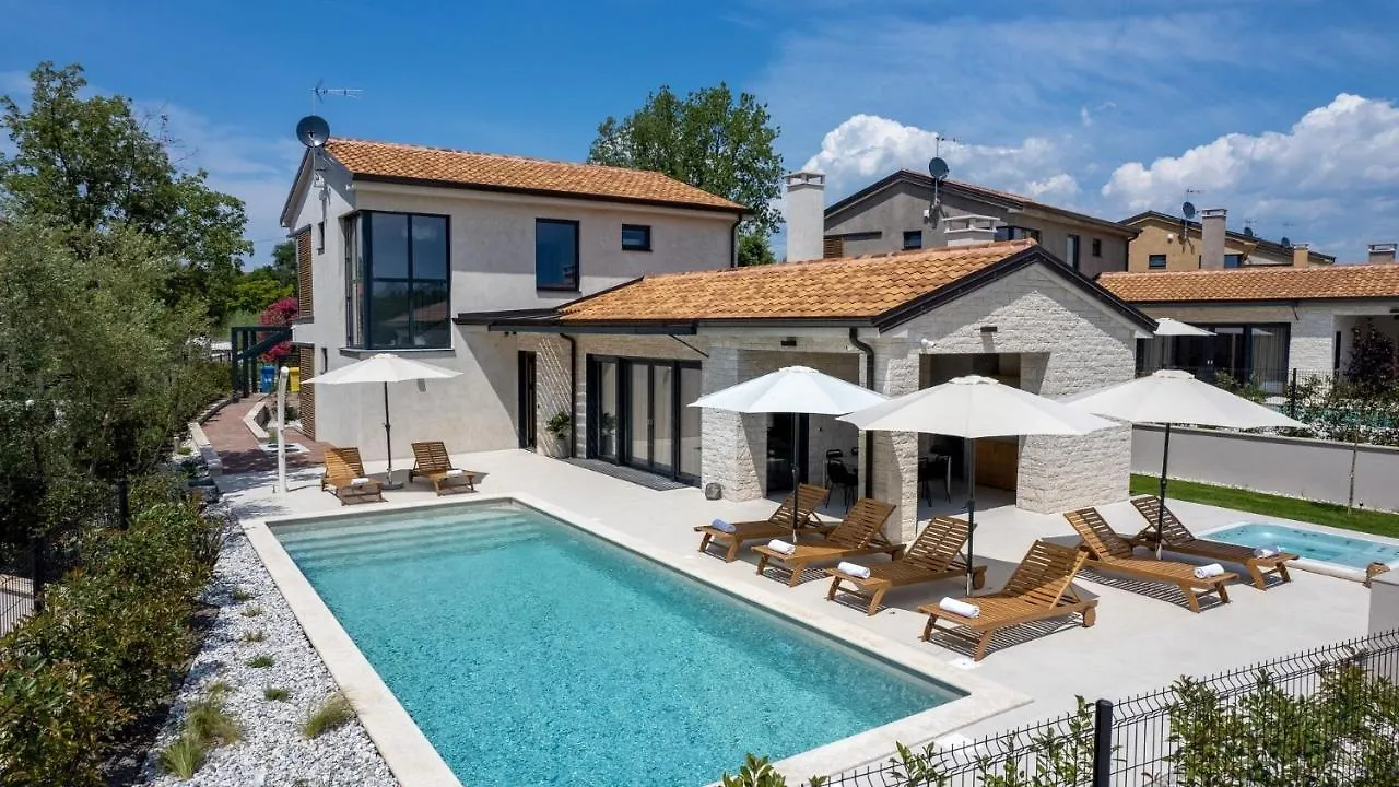 Guest house Villa Ursaria Kadumi Croatia
