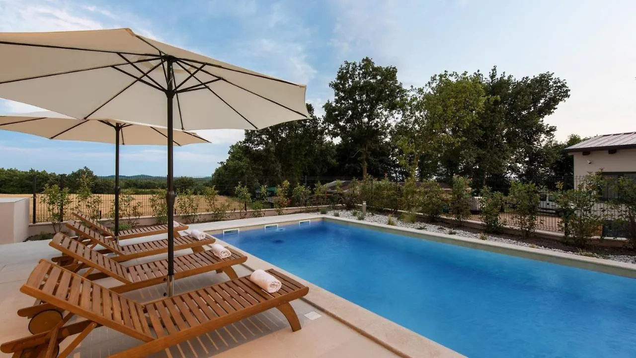 Villa Ursaria Kadumi